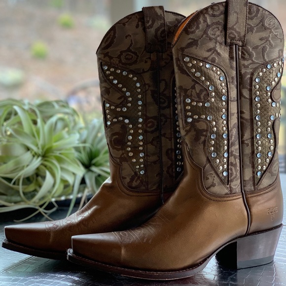 Frye Shoes - Frye - Cowboy Boots Daisy Dukes